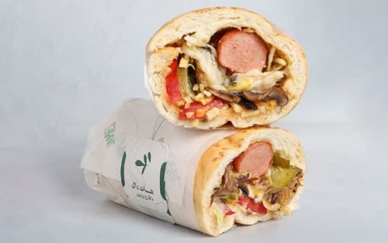 ساندویچ هات داگ با قارچ و پنیر